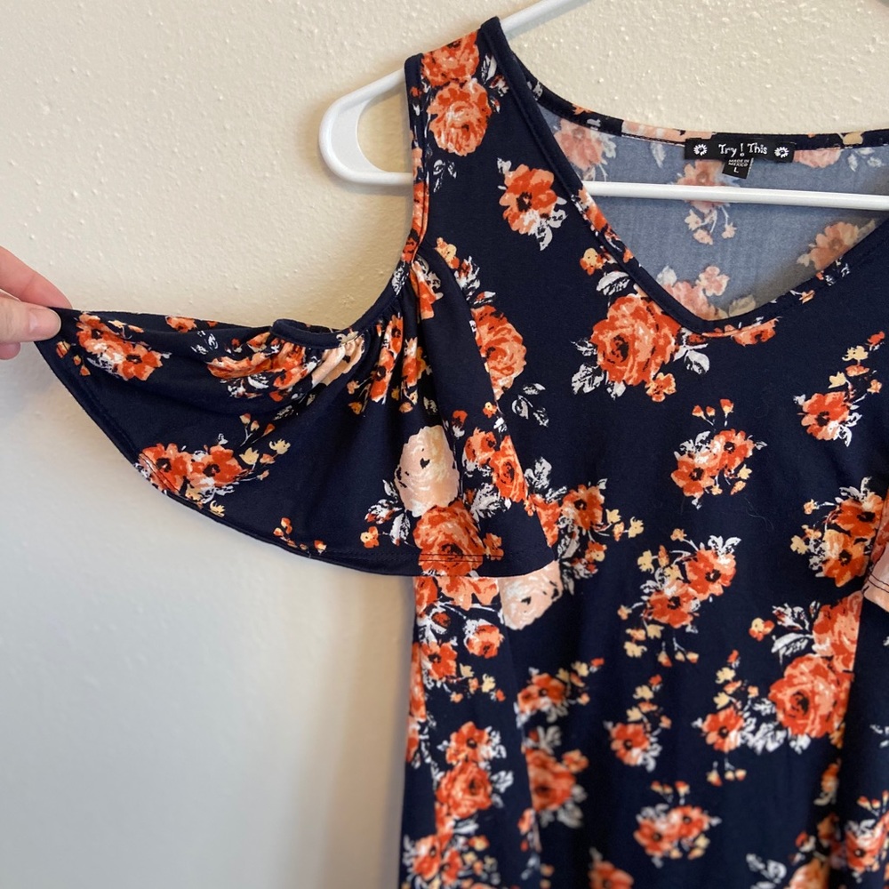 Floral Cold Shoulder - Picture 2 of 4